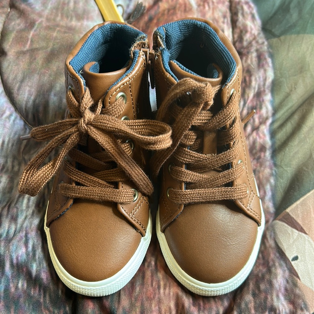 Cat n Jack boys size 8